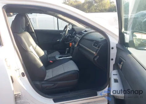 2014 Toyota Camry Se z USA, uszkodzony, nr VIN 4T1BF1FK9EU416274